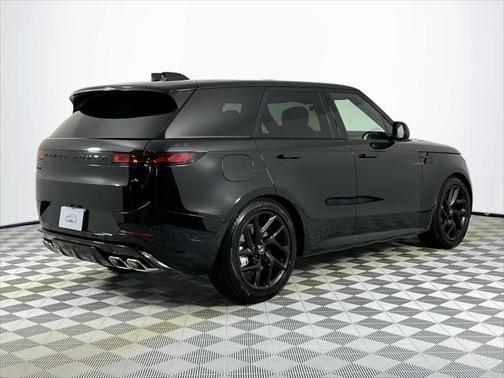 2025 Land Rover Range Rover Sport SE