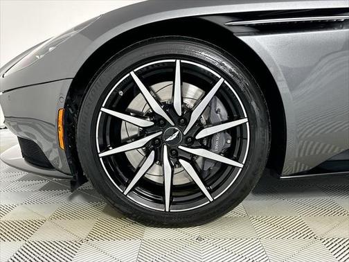 2023 Aston Martin DB11 Base
