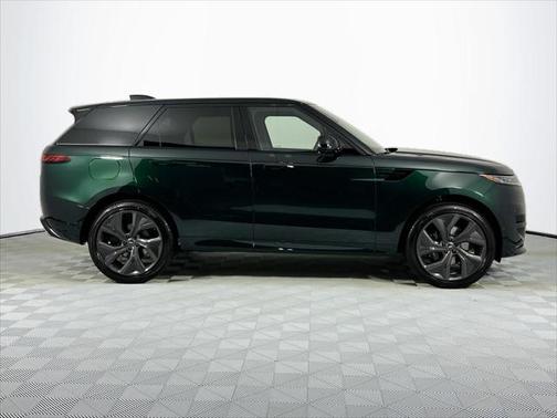 2025 Land Rover Range Rover Sport SE