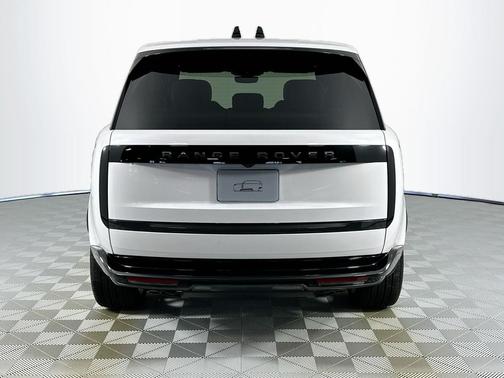 2025 Land Rover Range Rover P530 SE