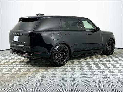 2025 Land Rover Range Rover P530 SE 7 Seat