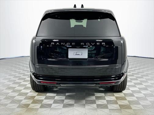 2025 Land Rover Range Rover P530 SE 7 Seat