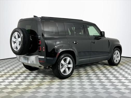 2025 Land Rover Defender 110 P400 S