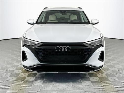 2024 Audi Q8 e-tron Prestige