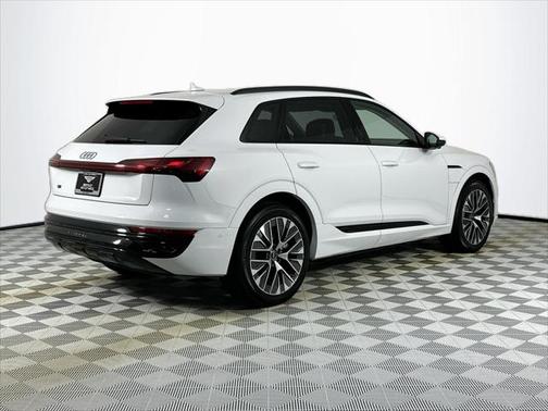 2024 Audi Q8 e-tron Prestige