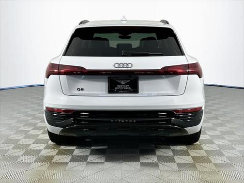 2024 Audi Q8 e-tron Prestige