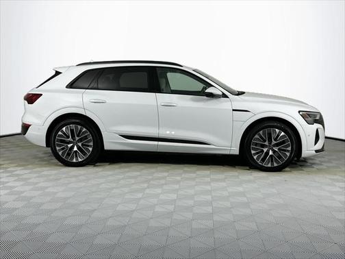 2024 Audi Q8 e-tron Prestige