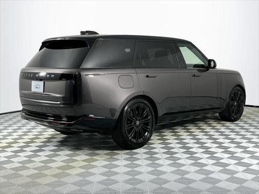 2025 Land Rover Range Rover P400 SE 7 Seat
