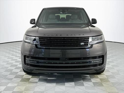 2025 Land Rover Range Rover P400 SE 7 Seat