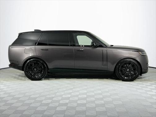 2025 Land Rover Range Rover P400 SE 7 Seat