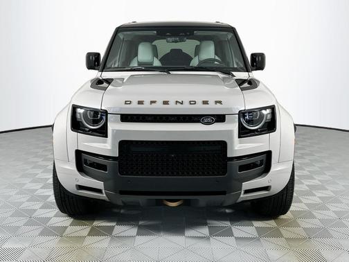 2026 Land Rover Defender P635 OCTA