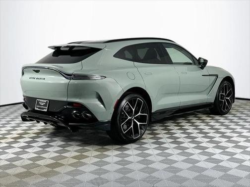 2025 Aston Martin DBX 707