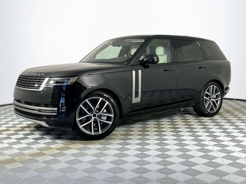 2026 Land Rover Range Rover P550e SE