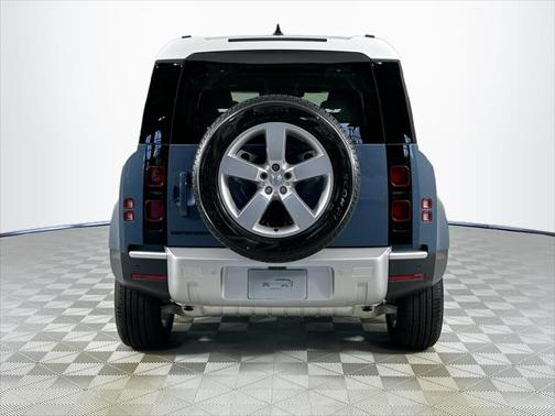 2025 Land Rover Defender 110 P300