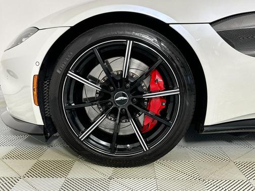 2021 Aston Martin Vantage Automatic