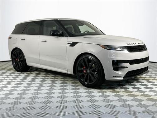 2025 Land Rover Range Rover Sport SE