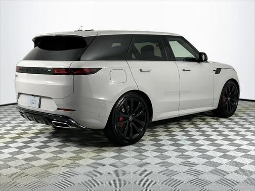 2025 Land Rover Range Rover Sport SE