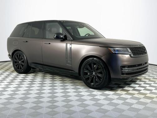 2025 Land Rover Range Rover P550e SE
