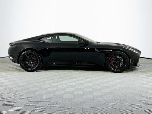 2025 Aston Martin DB12