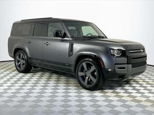 2025 Land Rover Defender V8