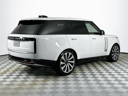 2026 Land Rover Range Rover P530 Autobiography