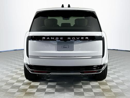 2026 Land Rover Range Rover P530 Autobiography