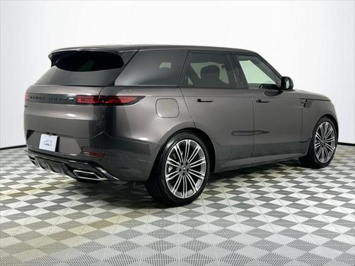 2025 Land Rover Range Rover Sport SE