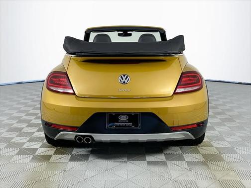 2017 Volkswagen Beetle 1.8T Dune