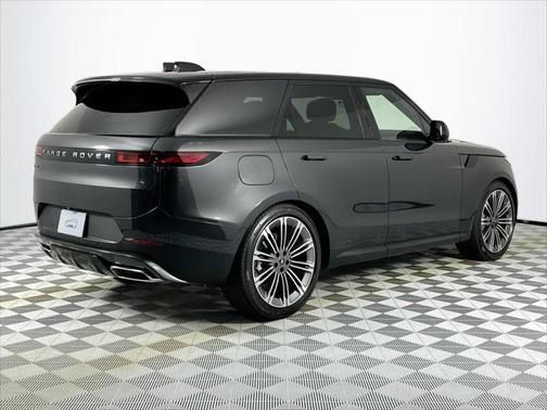 2025 Land Rover Range Rover Sport SE