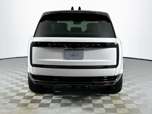 2026 Land Rover Range Rover P530 Autobiography