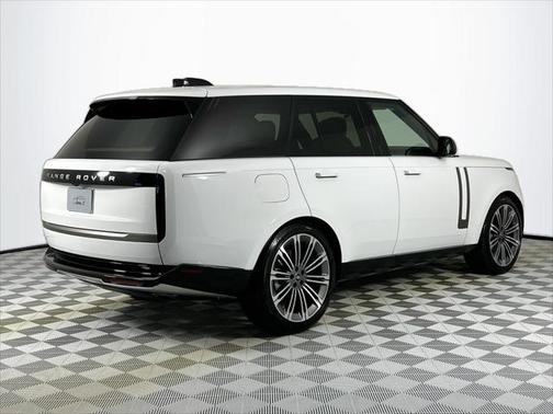 2025 Land Rover Range Rover P400 SE