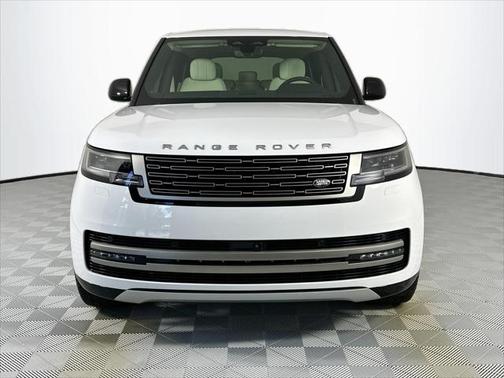 2025 Land Rover Range Rover P400 SE
