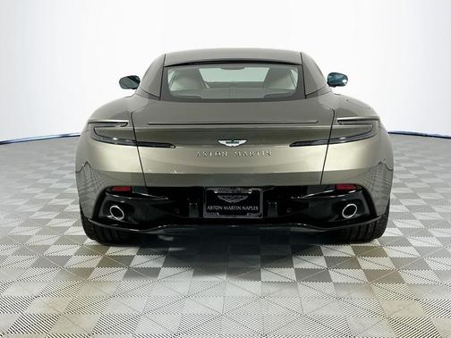 2025 Aston Martin DB12