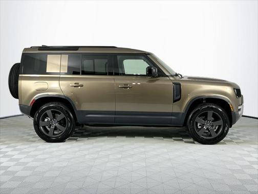 2025 Land Rover Defender 110 P300