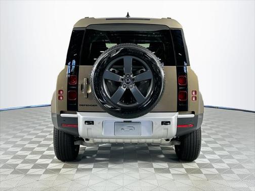 2025 Land Rover Defender 110 P300