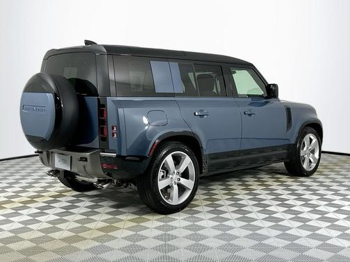 2025 Land Rover Defender 110 P500 X-Dynamic SE