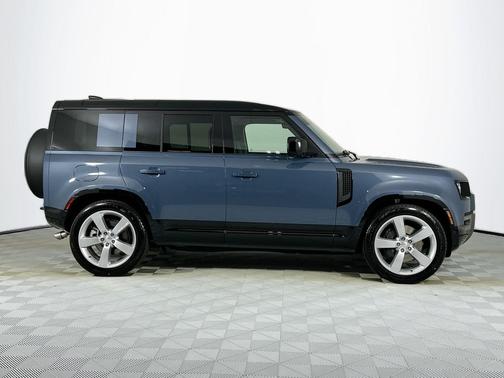 2025 Land Rover Defender 110 P500 X-Dynamic SE