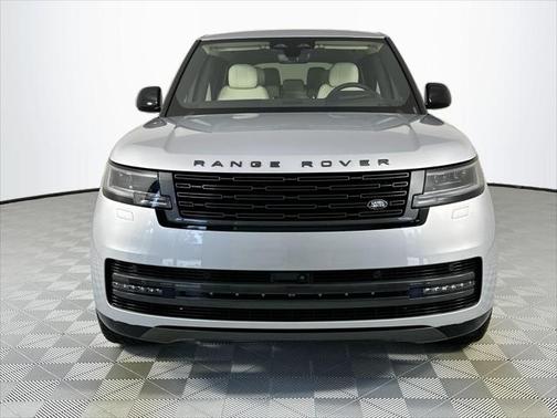 2025 Land Rover Range Rover P400 SE 7 Seat