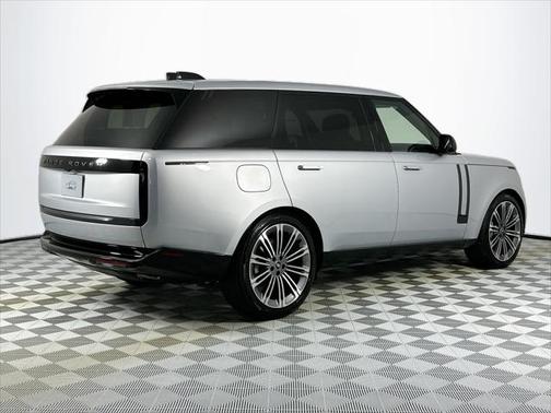 2025 Land Rover Range Rover P400 SE 7 Seat