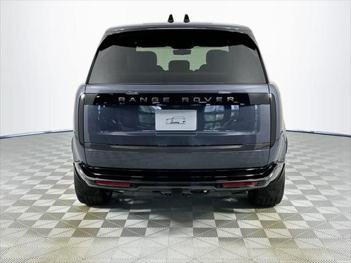 2025 Land Rover Range Rover P400 SE