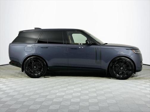 2025 Land Rover Range Rover P400 SE