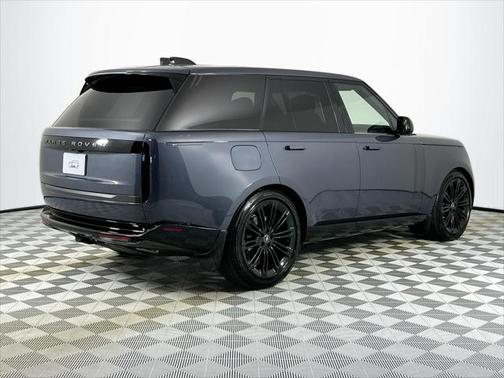 2025 Land Rover Range Rover P400 SE