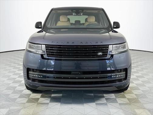 2025 Land Rover Range Rover P400 SE