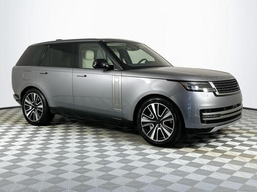 2026 Land Rover Range Rover P550e SE