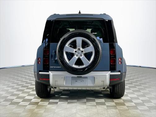 2025 Land Rover Defender 110 P300