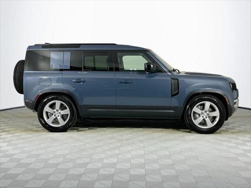 2025 Land Rover Defender 110 P300