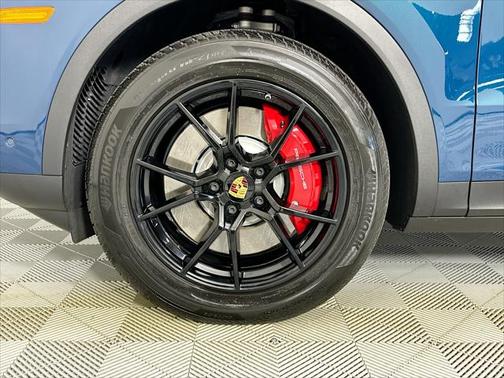 2024 Porsche Cayenne S