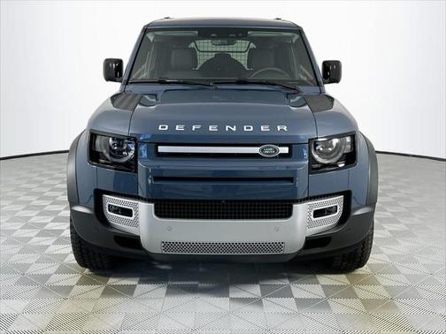2025 Land Rover Defender 110 P400 S