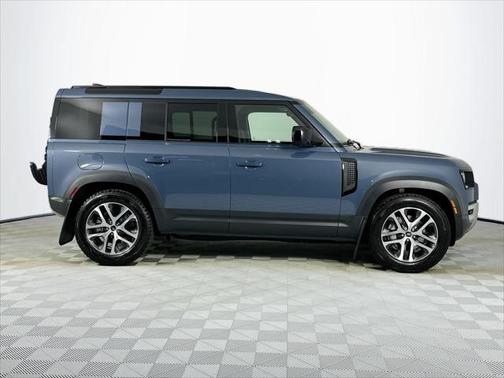 2025 Land Rover Defender 110 P400 S