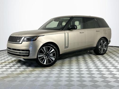 2026 Land Rover Range Rover P550e SE
